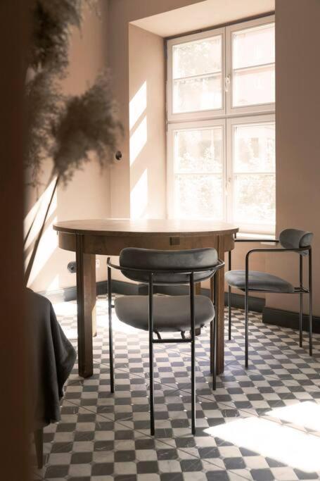 Elegant Apartment In The City Center Wrocław Kültér fotó