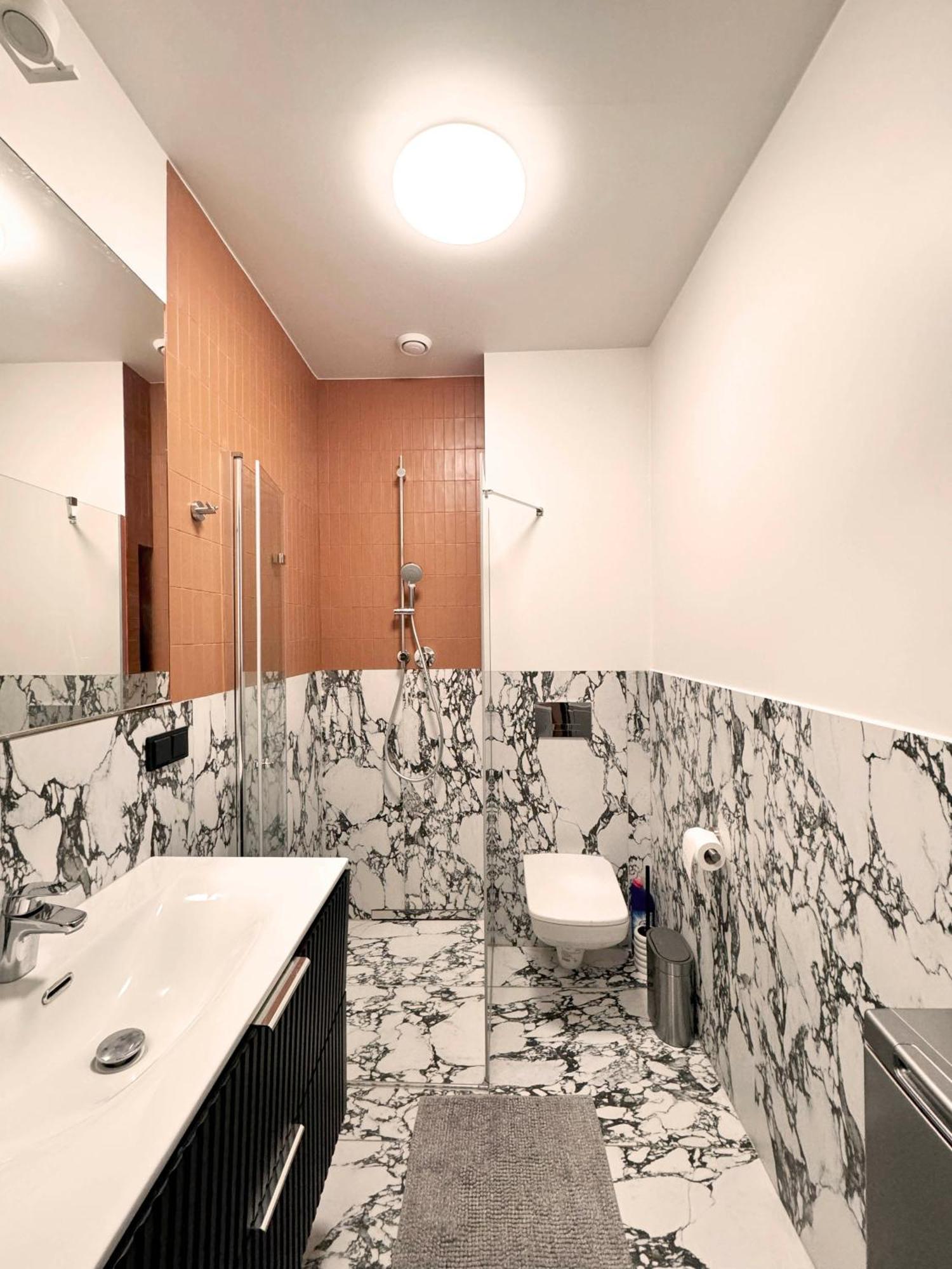 Elegant Apartment In The City Center Wrocław Kültér fotó